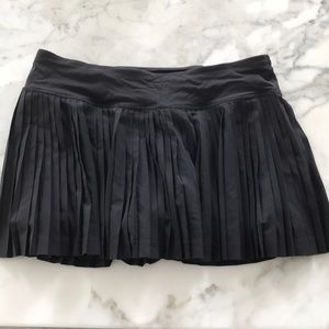 Lululemon Skirt Pleat to Street *Size 8*